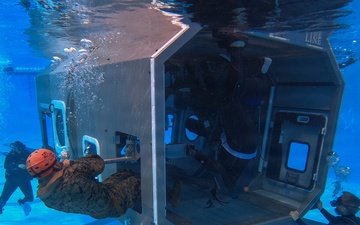 III Marine Expeditionary Force Support Battalion hosts underwater egress training