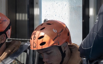 III Marine Expeditionary Force Support Battalion hosts underwater egress training