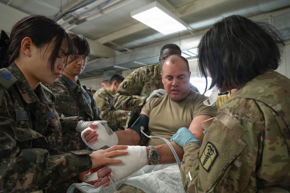 Allied medical teams conduct casualty care training