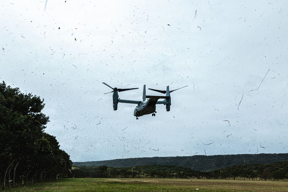 U.S. Marines and JGDSF Conduct Tactical Landings