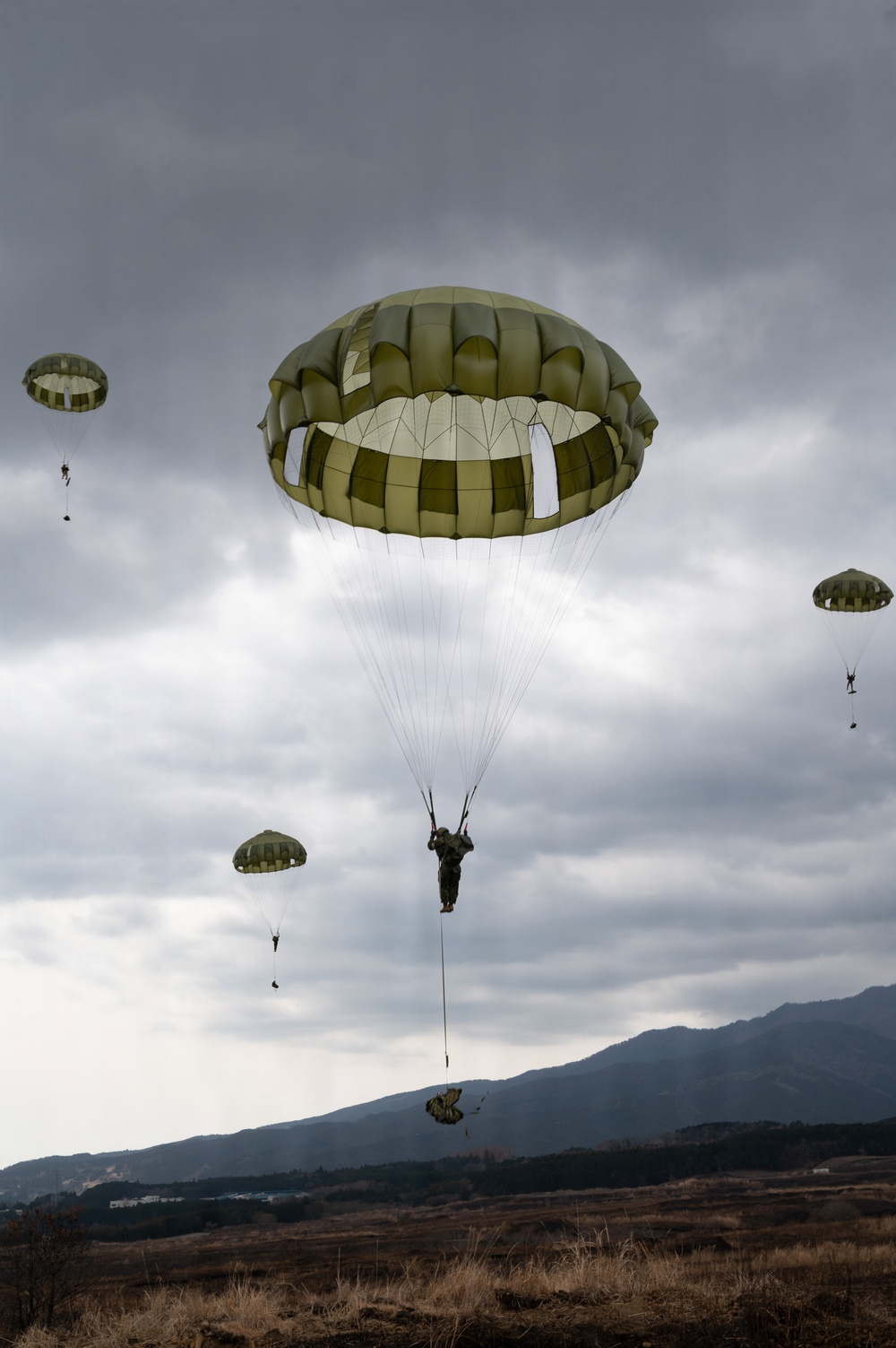 U.S., Japan strengthen joint airborne operations during Airborne 26