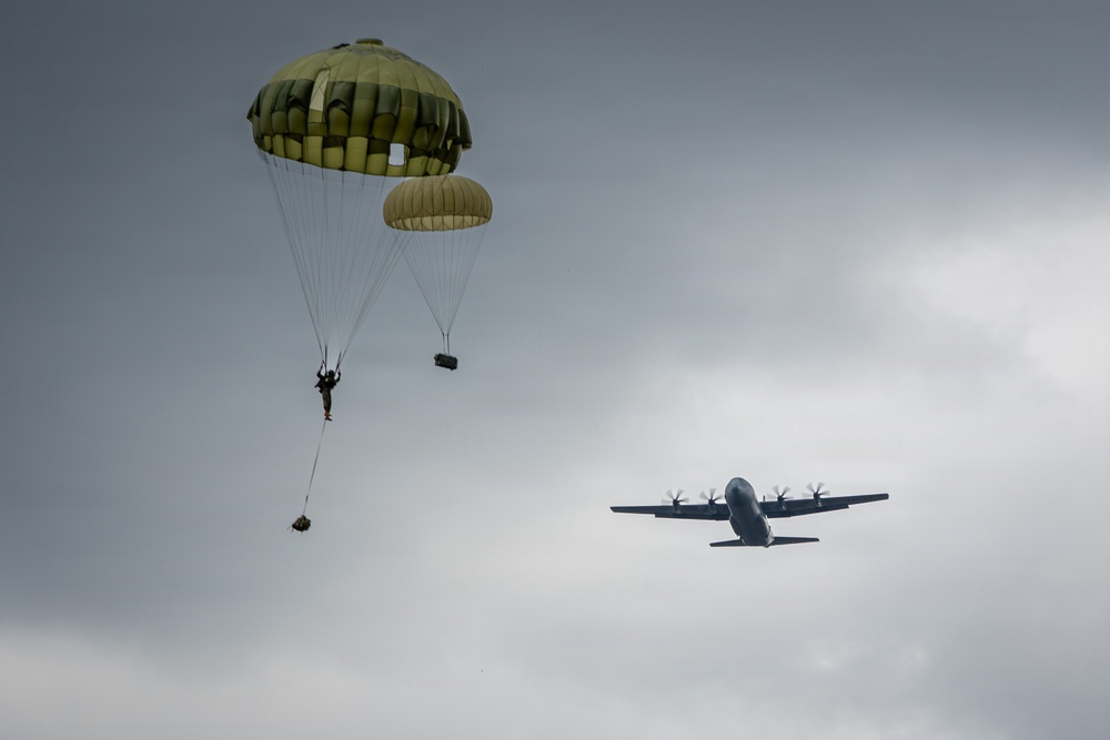 U.S., Japan strengthen joint airborne operations during Airborne 26