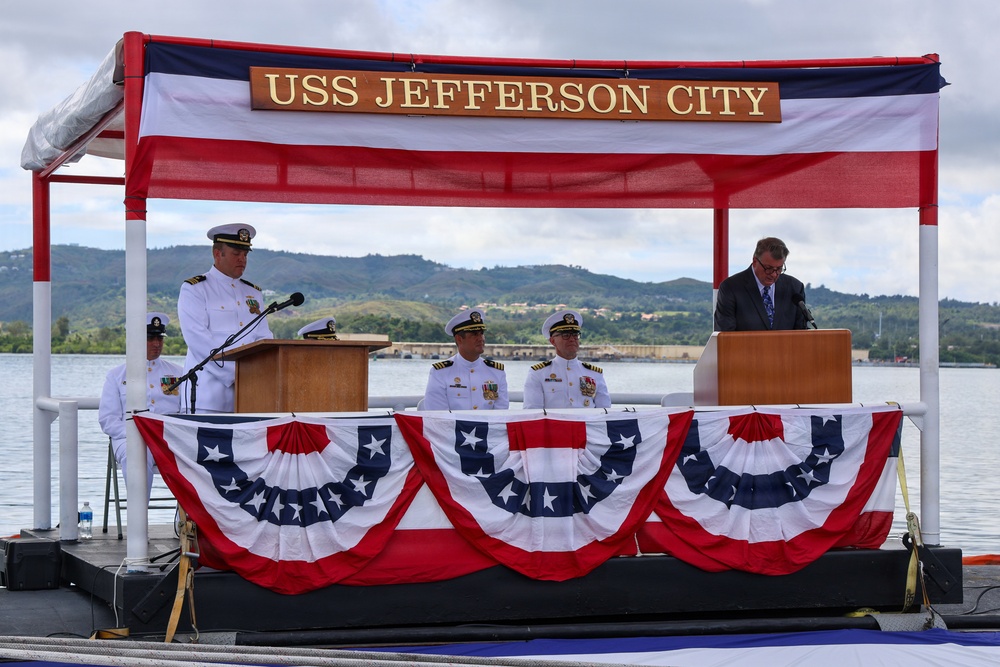 USS Jefferson City Holds Change of Command
