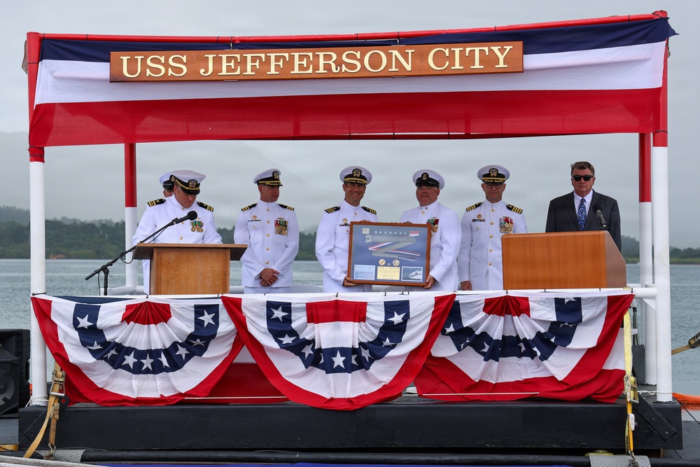 USS Jefferson City Holds Change of Command