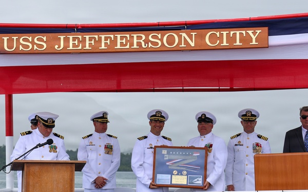 USS Jefferson City Holds Change of Command