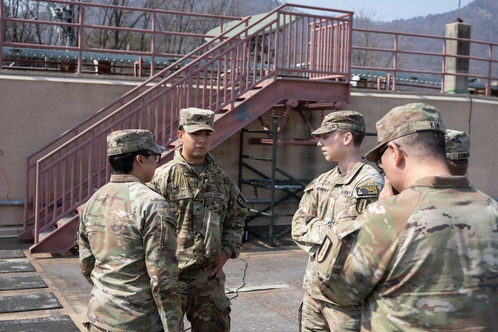 1st Signal Brigade Soldiers at Command Post Tango