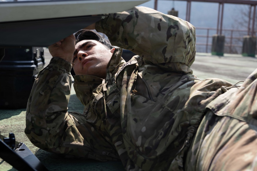 1st Signal Brigade Soldiers at Command Post Tango