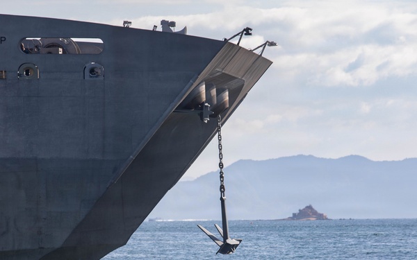 USNS Guam docks at MCAS Iwakuni