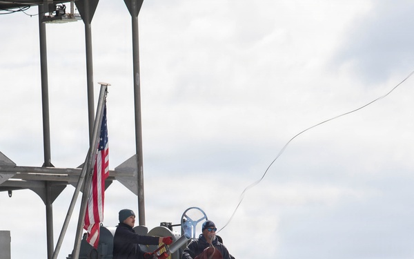 USNS Guam docks at MCAS Iwakuni