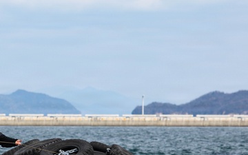 USNS Guam docks at MCAS Iwakuni