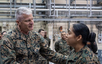 III MEF Commanding General visits MCAS Iwakuni