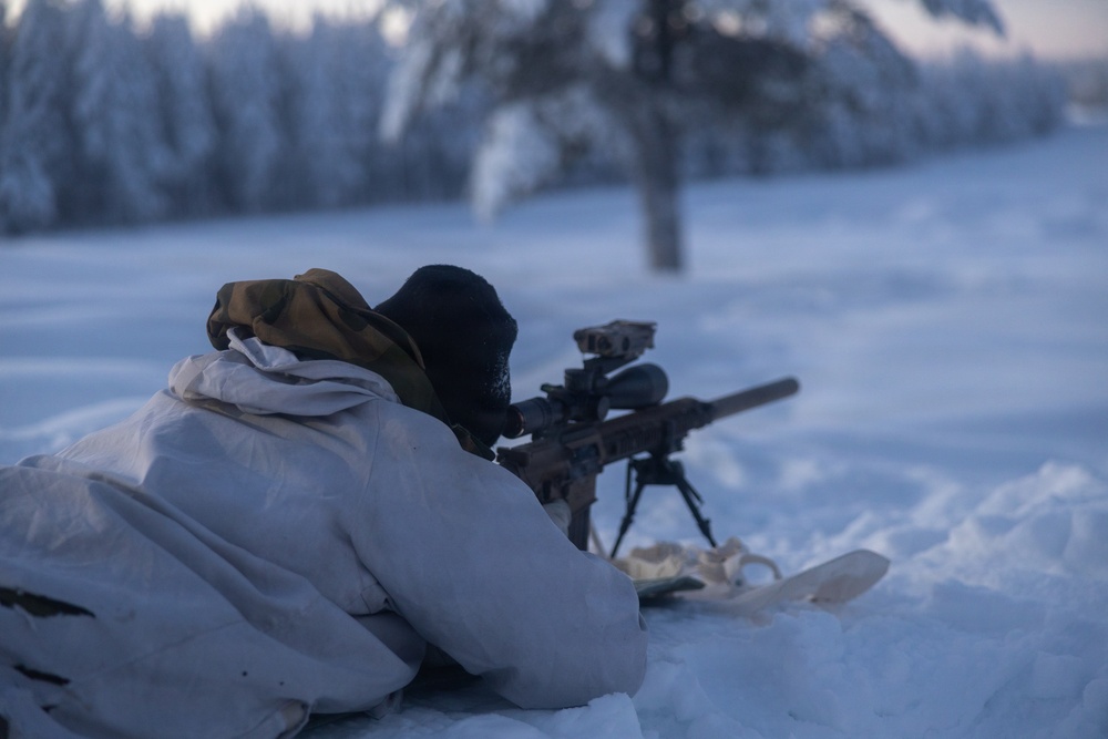 Recon Marines sharpen winter warfighting skills in Sweden