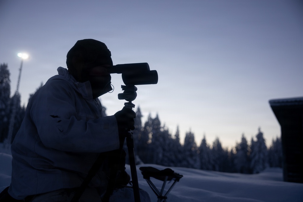 Recon Marines sharpen winter warfighting skills in Sweden