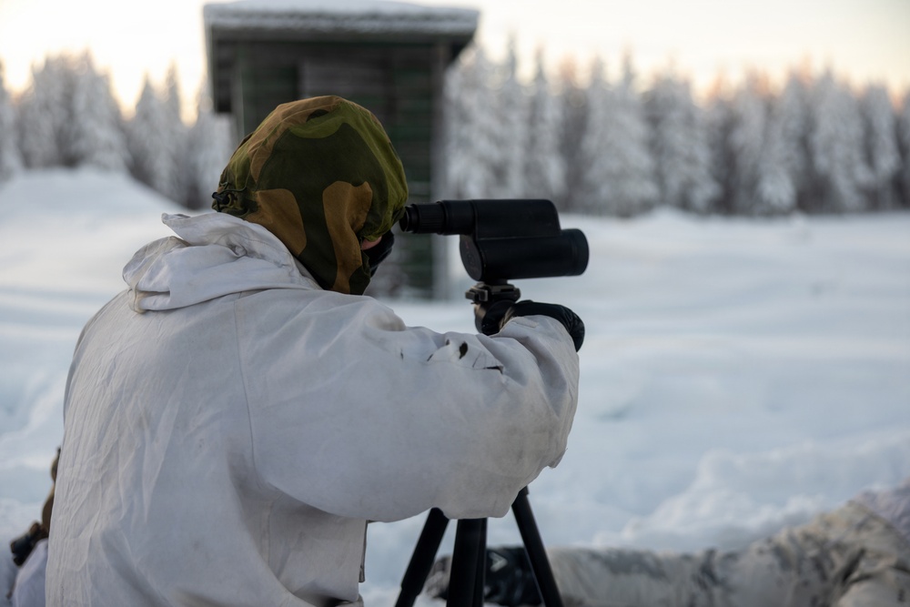 Recon Marines sharpen winter warfighting skills in Sweden