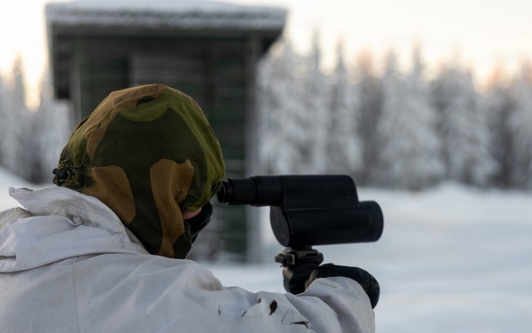 Recon Marines sharpen winter warfighting skills in Sweden