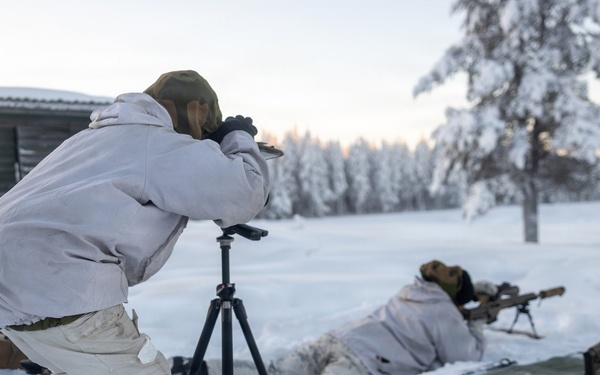 Recon Marines sharpen winter warfighting skills in Sweden