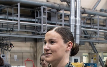 : III MEF Commanding General visits MCAS Iwakuni