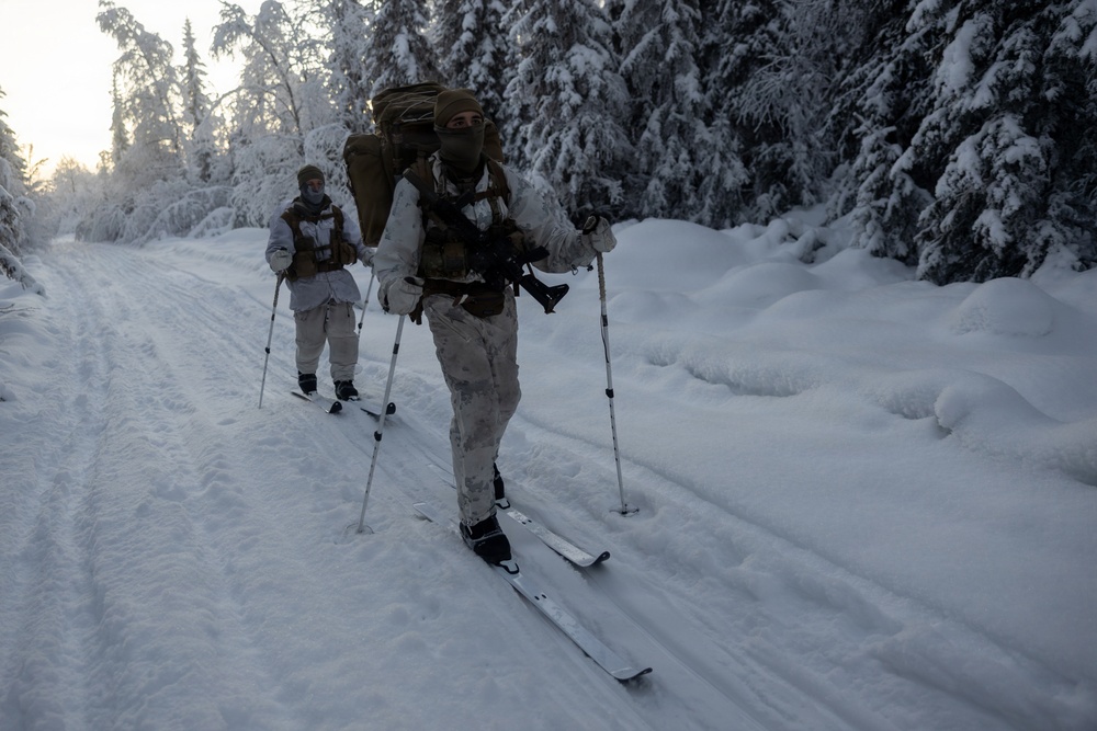 Recon Marines sharpen winter warfighting skills in Sweden
