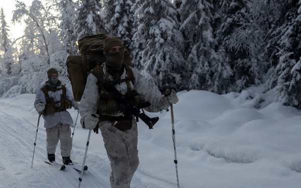Recon Marines sharpen winter warfighting skills in Sweden