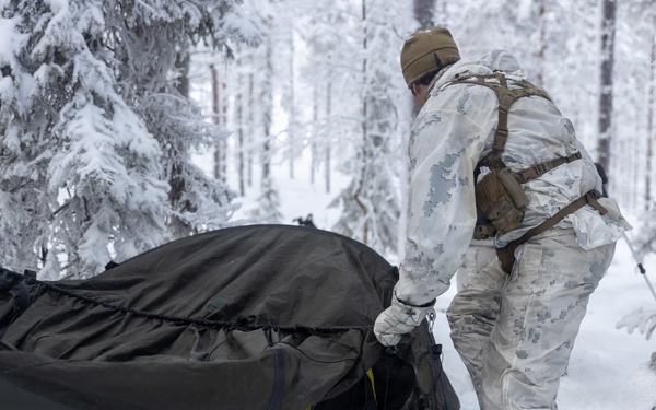 Recon Marines sharpen winter warfighting skills in Sweden