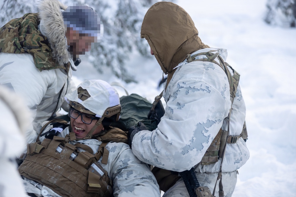 Recon Marines sharpen winter warfighting skills in Sweden