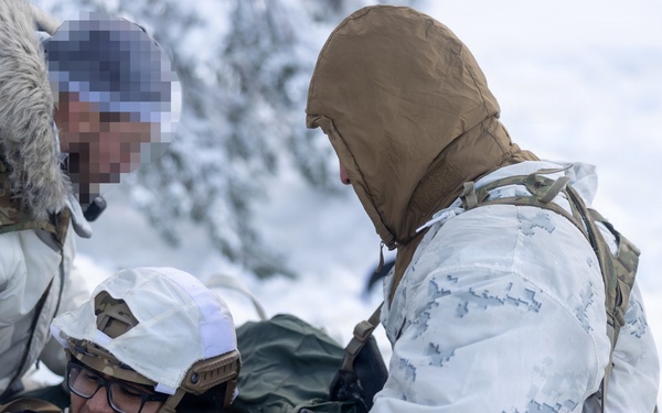 Recon Marines sharpen winter warfighting skills in Sweden