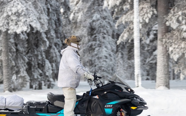 Recon Marines sharpen winter warfighting skills in Sweden