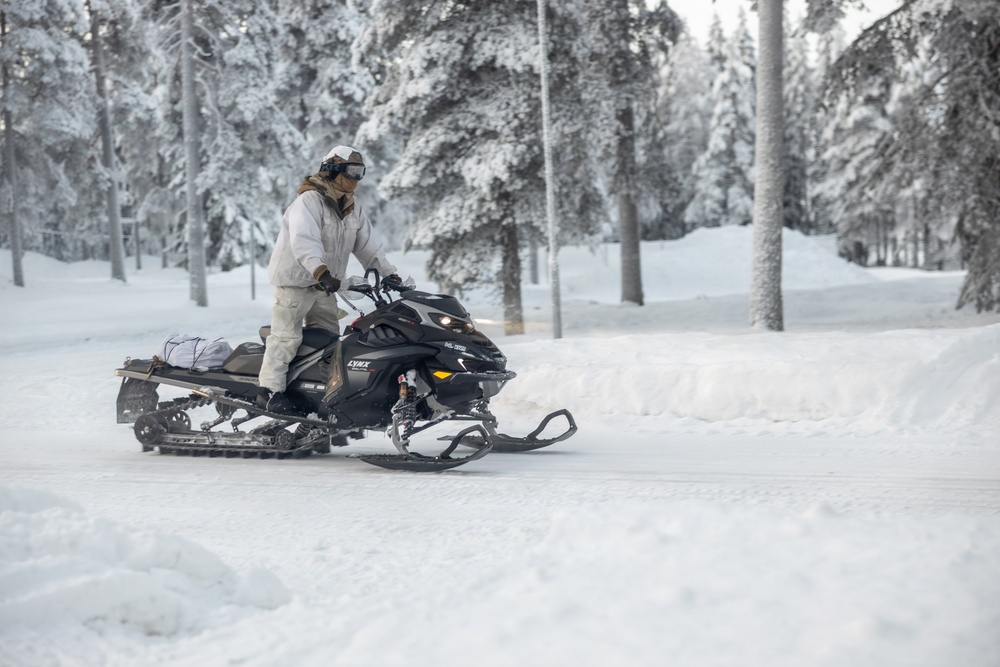 Recon Marines sharpen winter warfighting skills in Sweden