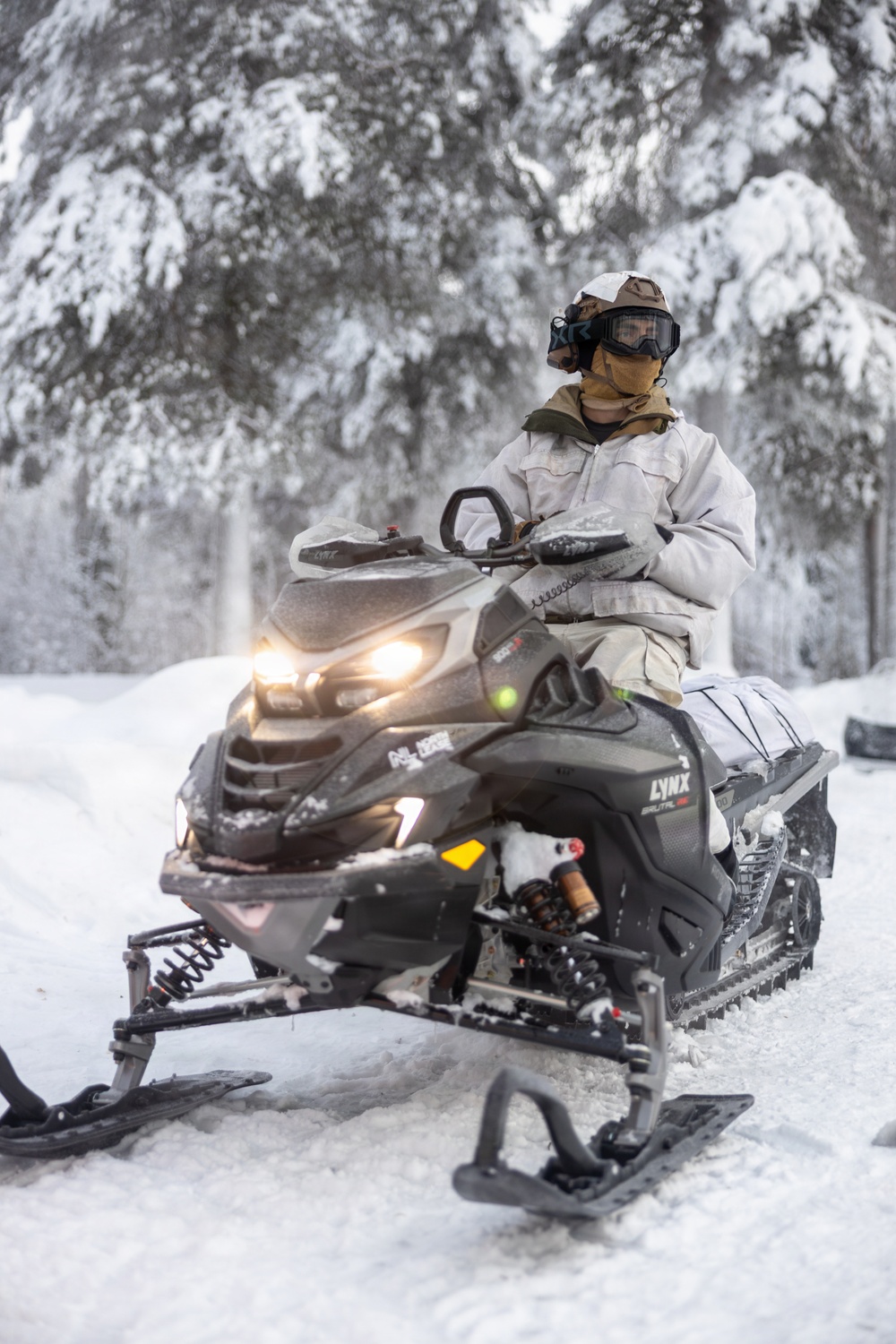Recon Marines sharpen winter warfighting skills in Sweden