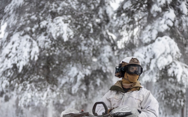 Recon Marines sharpen winter warfighting skills in Sweden