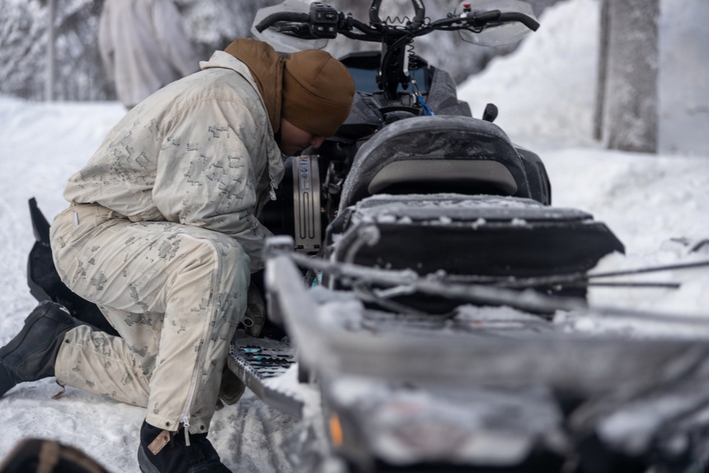 Recon Marines sharpen winter warfighting skills in Sweden