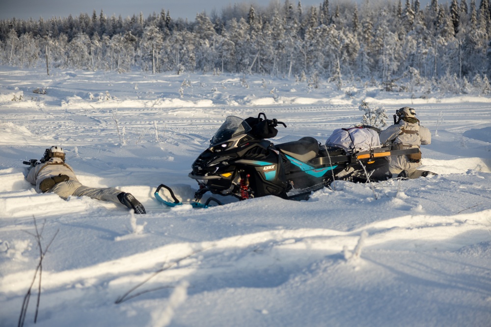 Recon Marines sharpen winter warfighting skills in Sweden