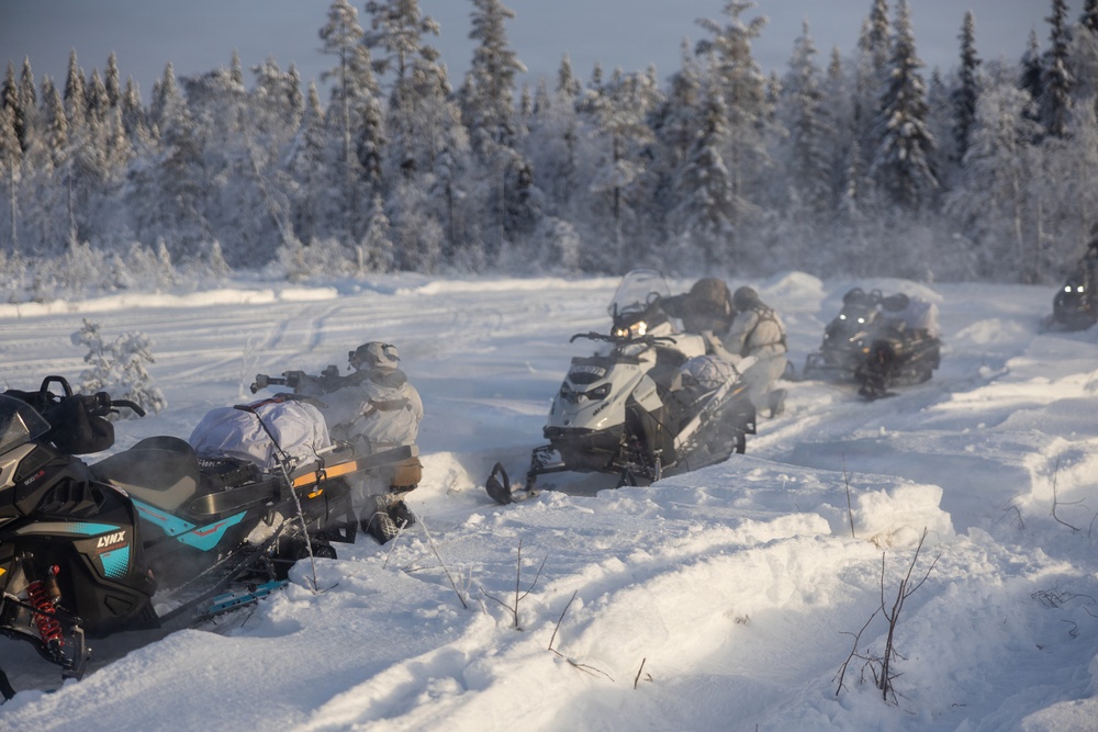 Recon Marines sharpen winter warfighting skills in Sweden