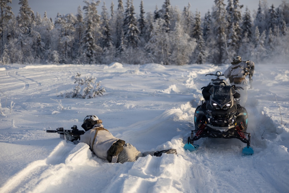 Recon Marines sharpen winter warfighting skills in Sweden