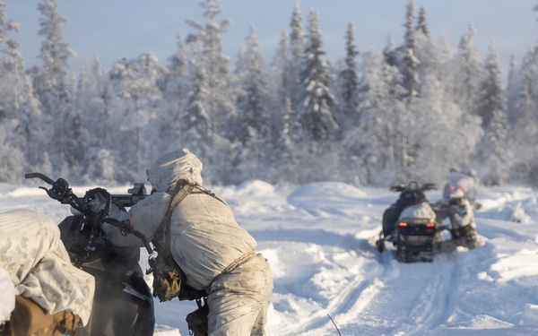 Recon Marines sharpen winter warfighting skills in Sweden
