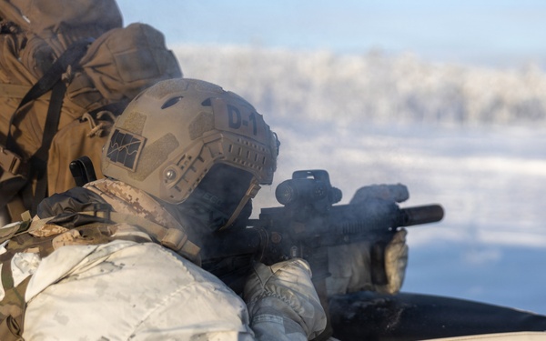 Recon Marines sharpen winter warfighting skills in Sweden
