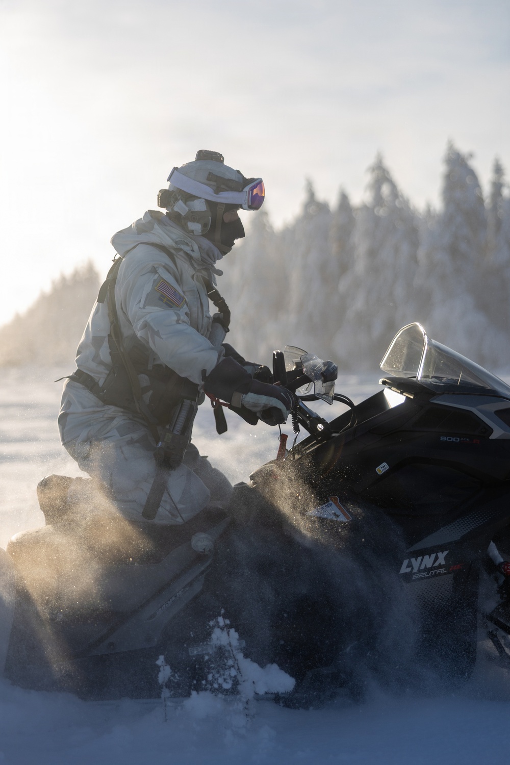 Recon Marines sharpen winter warfighting skills in Sweden
