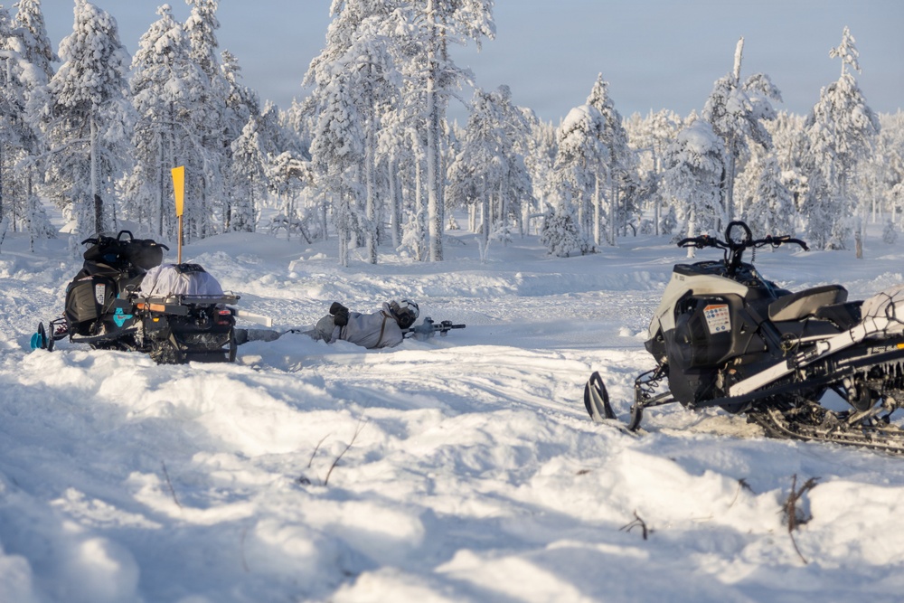 Recon Marines sharpen winter warfighting skills in Sweden