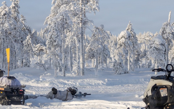 Recon Marines sharpen winter warfighting skills in Sweden