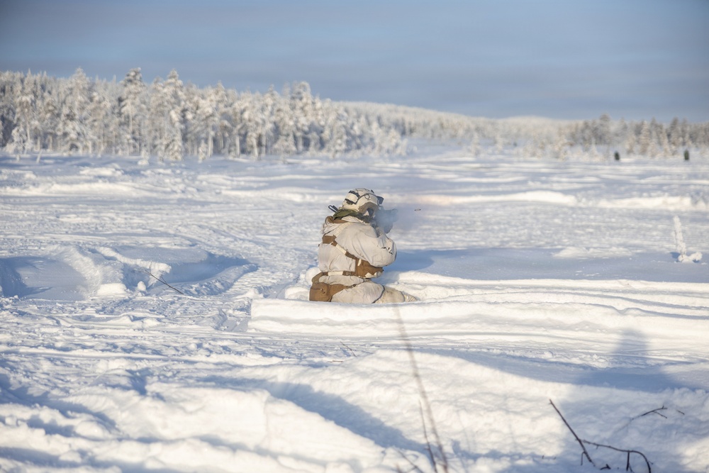 Recon Marines sharpen winter warfighting skills in Sweden