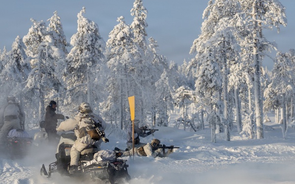 Recon Marines sharpen winter warfighting skills in Sweden