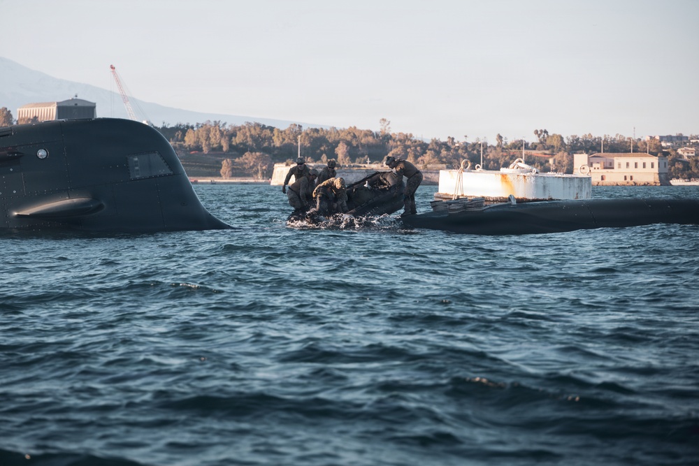 U.S. Recon Marines Launch Raiding Craft Operations in Italy