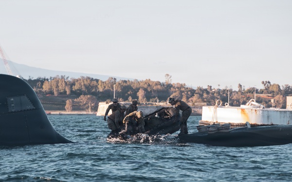 U.S. Recon Marines Launch Raiding Craft Operations in Italy