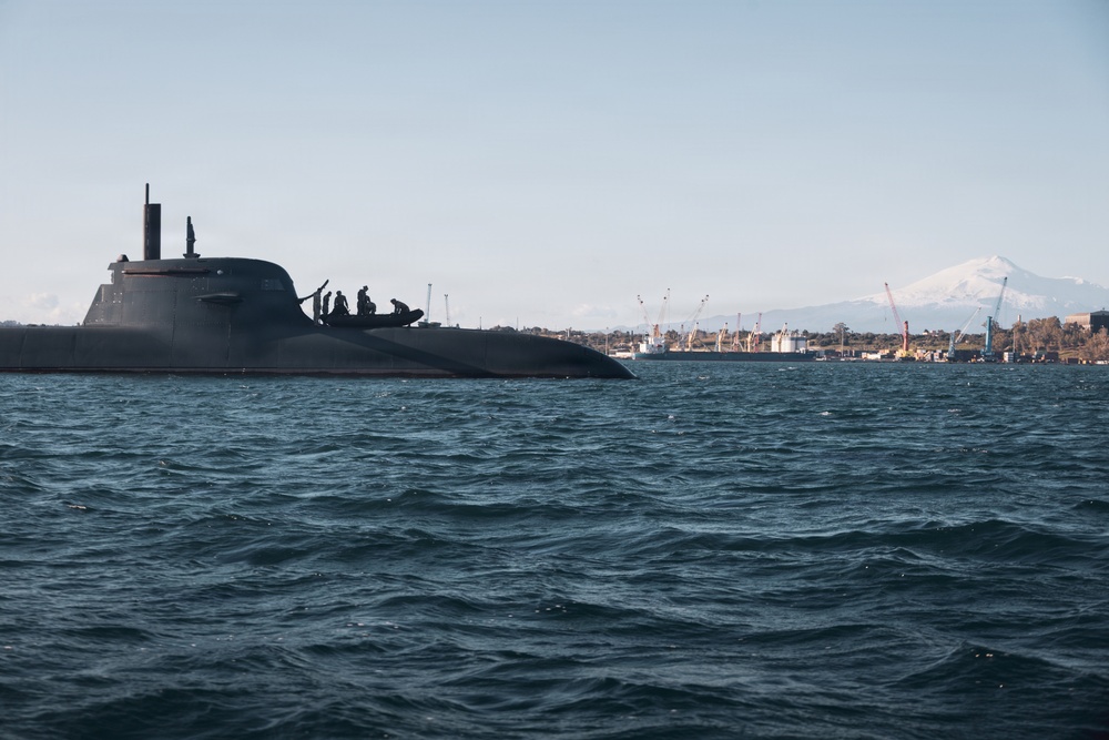 U.S. Recon Marines Launch Raiding Craft Operations in Italy