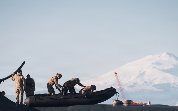 U.S. Recon Marines Launch Raiding Craft Operations from Submarine in Italy