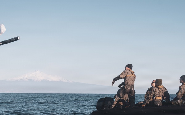 U.S. Recon Marines Deploy Sonobuoys Off Italy’s Coast