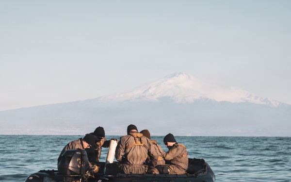 U.S. Recon Marines Deploy Sonobuoys Off Italy’s Coast