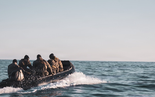 U.S. Recon Marines Deploy Sonobuoys Off Italy’s Coast