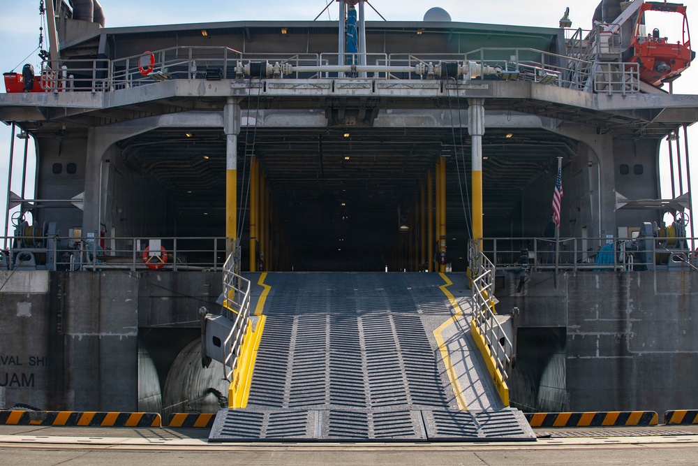 III MEF Load Equipment onto USNS Guam at MCAS Iwakuni
