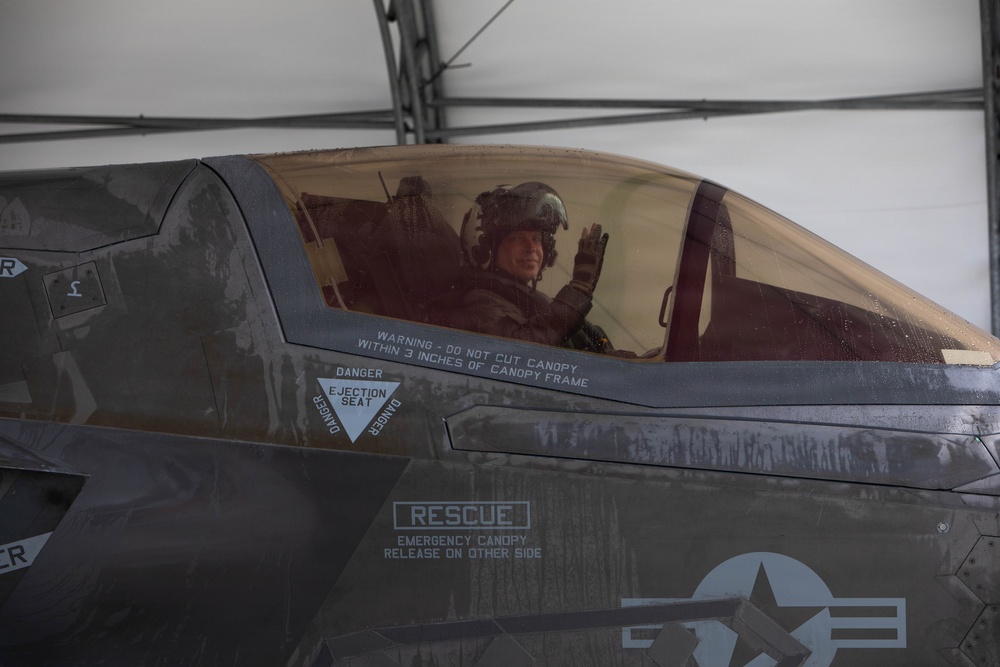 Maj Gen Annibale’s Final Flight at MCAS Iwakuni